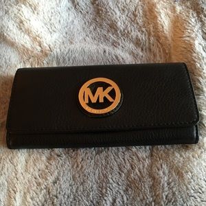 Michael Kors Jet Set Fulton Leather Wallet